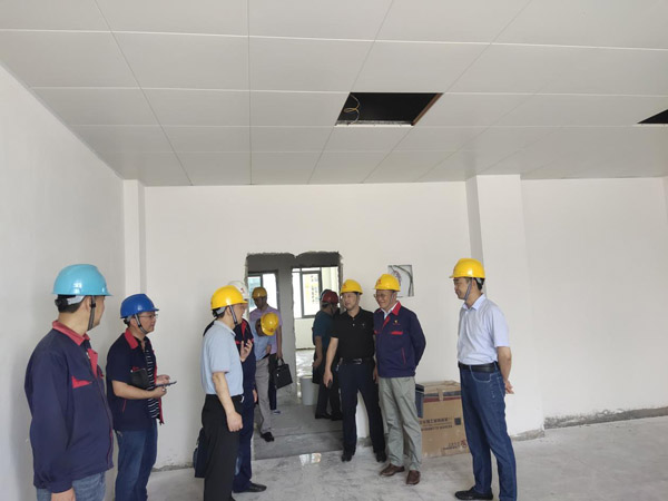 周俊到有色研發基地項目調研 周俊到有色研發基地項目調研